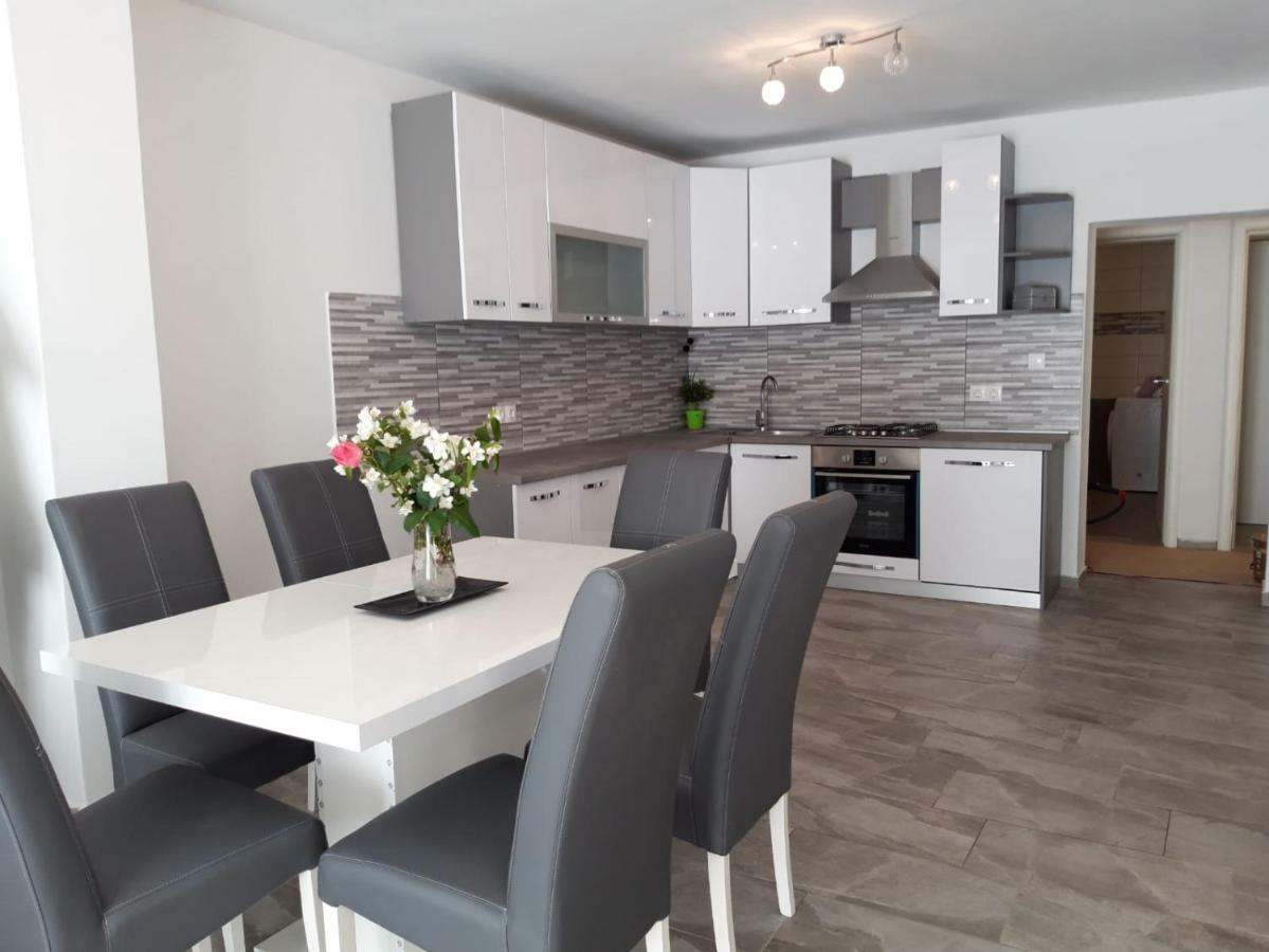 Antonia Apartments Zavalatica Εξωτερικό φωτογραφία